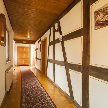 Bed & Breakfast Alte Weinstube Burg Eltz