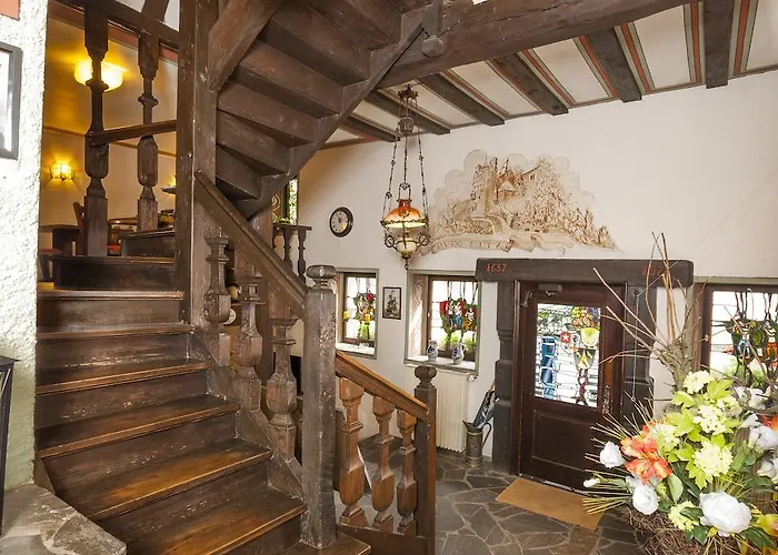 Bed & Breakfast Alte Weinstube Burg Eltz Treis-Karden