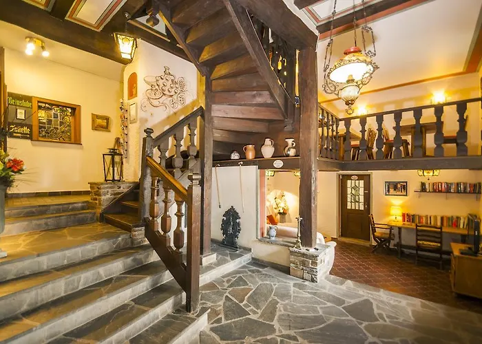 Alte Weinstube Burg Eltz * Treis-Karden