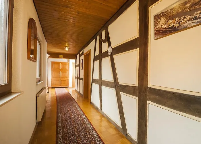 Bed & Breakfast Alte Weinstube Burg Eltz